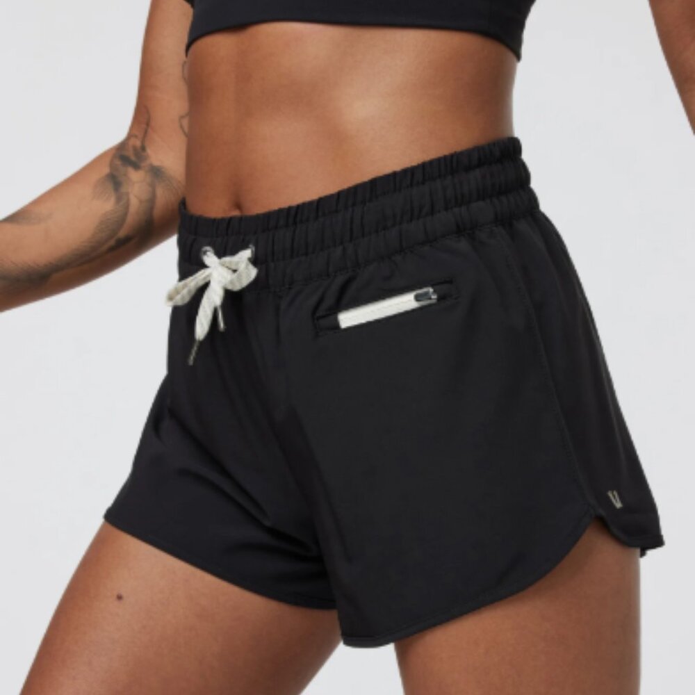 Black Vuori Clementine 2.5" Short 2.0 - size S